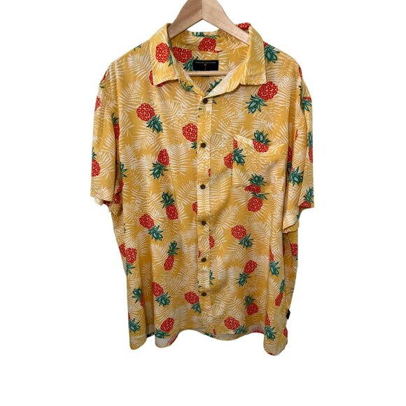 XL MARGARITAVILLE Men's Vintage Pineapples Golden Rayon Hawaiian Shirt - Picture 1 of 7